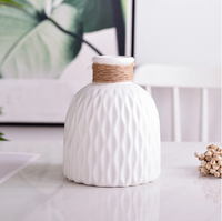 Flower vase with embossed wave 0