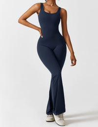 Freya™ Schmeichelhafter Jumpsuit mit V-Rücken