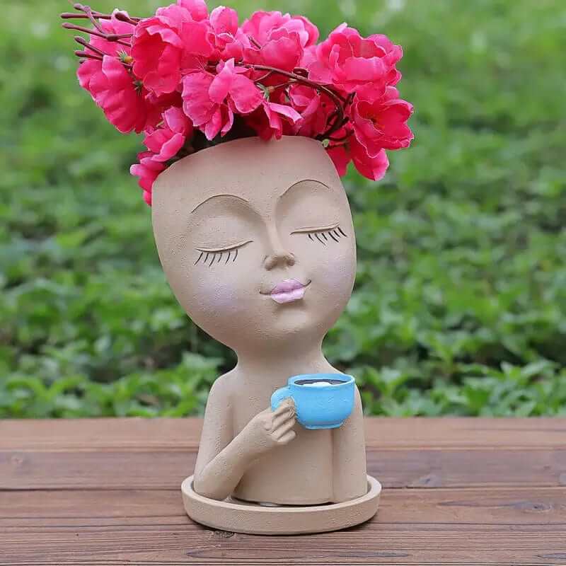 LadyCafe – Modern vase made of artistic resin 3