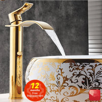 Badezimmerarmatur, Gold-Finish, Wasserfall-Design